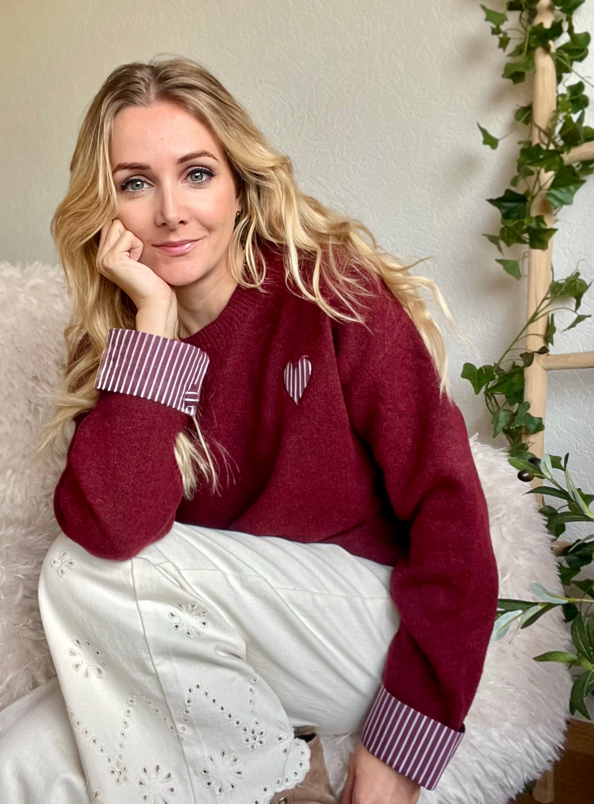 🍷 Mila Heart Knit - Burgundy