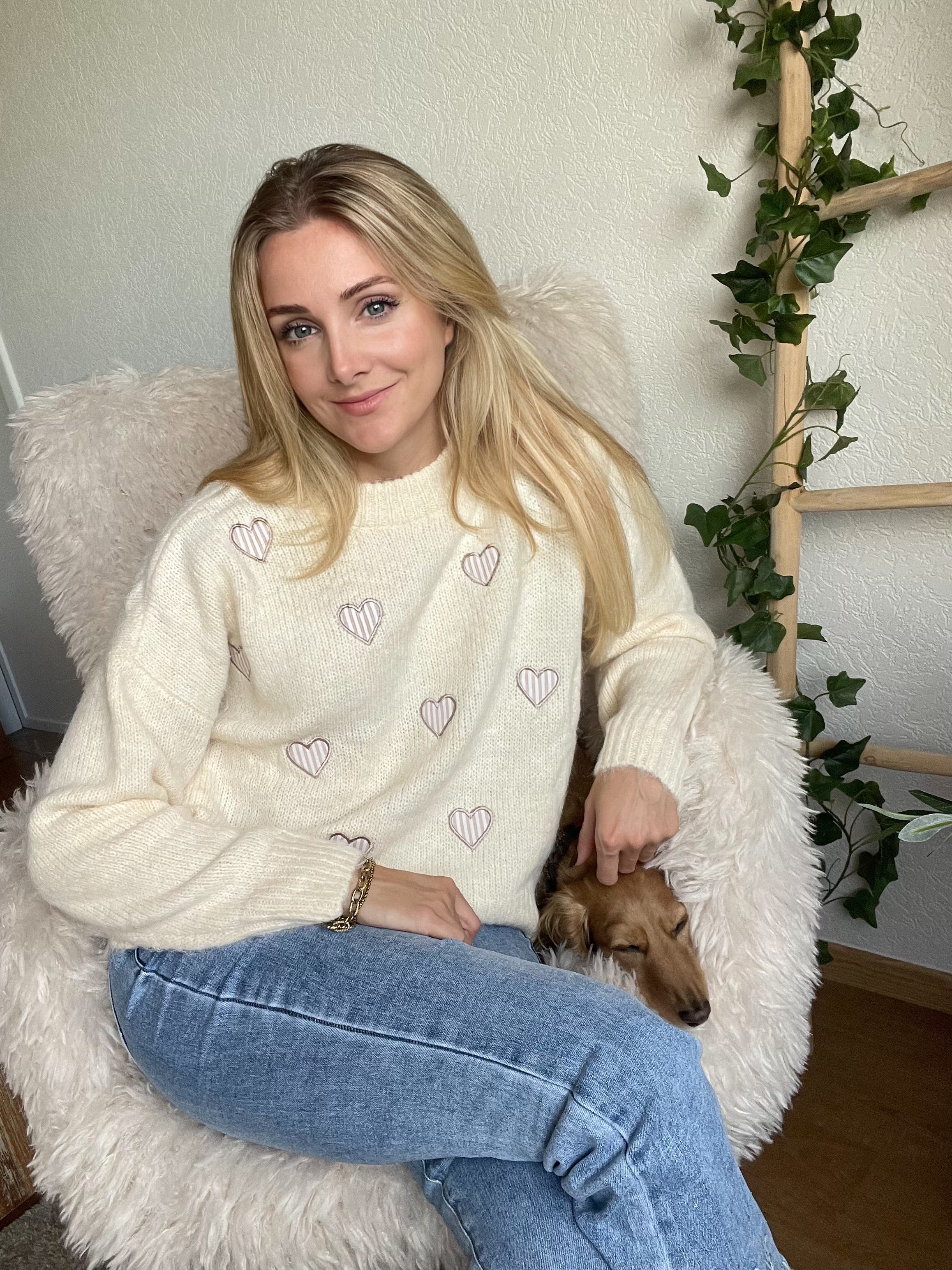 Enya Heartbeat Sweater 🤍