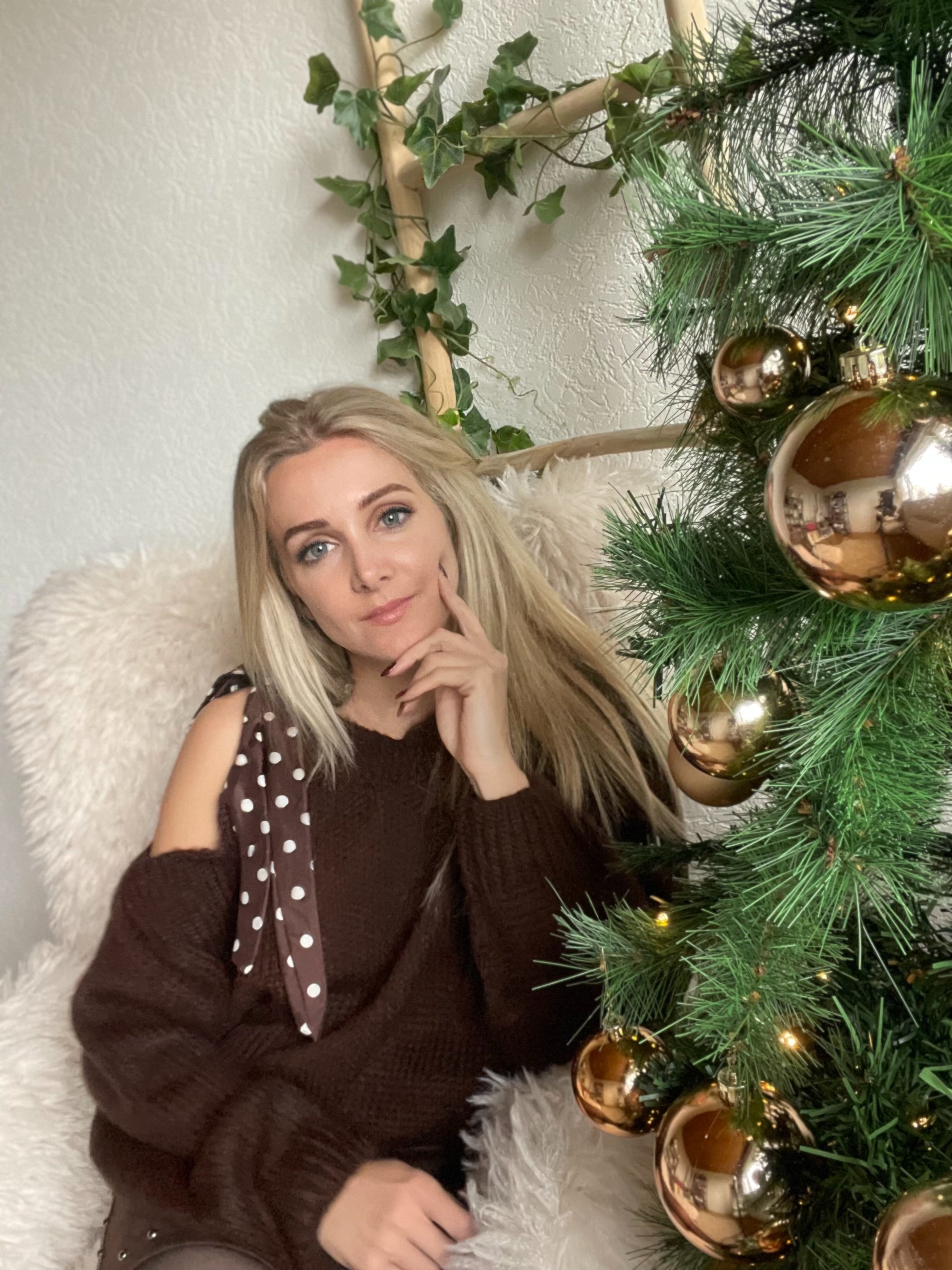 Liorah Dot Bow Sweater✨