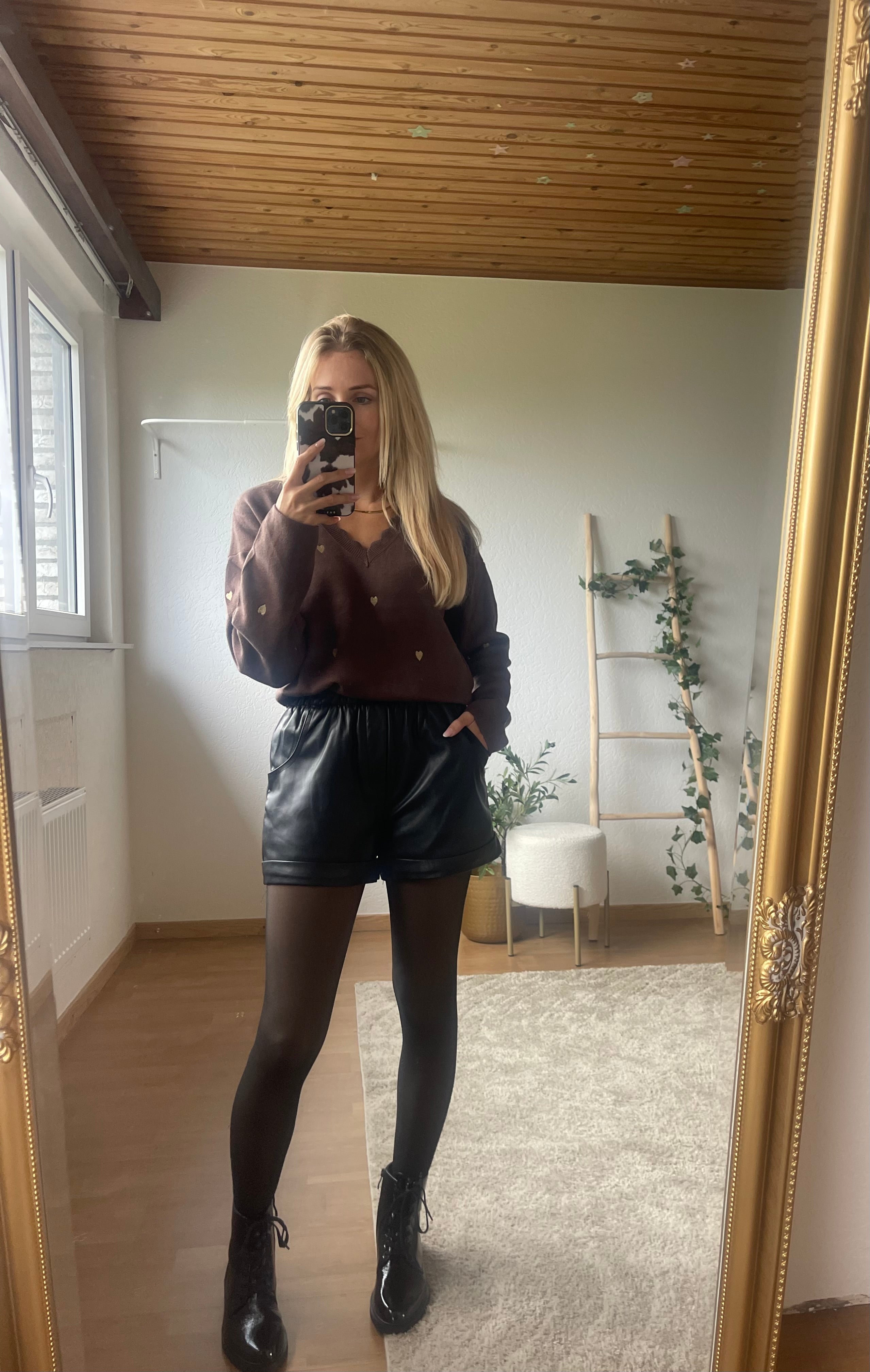 bruine hartjes tuniek - sweater  - leren short 