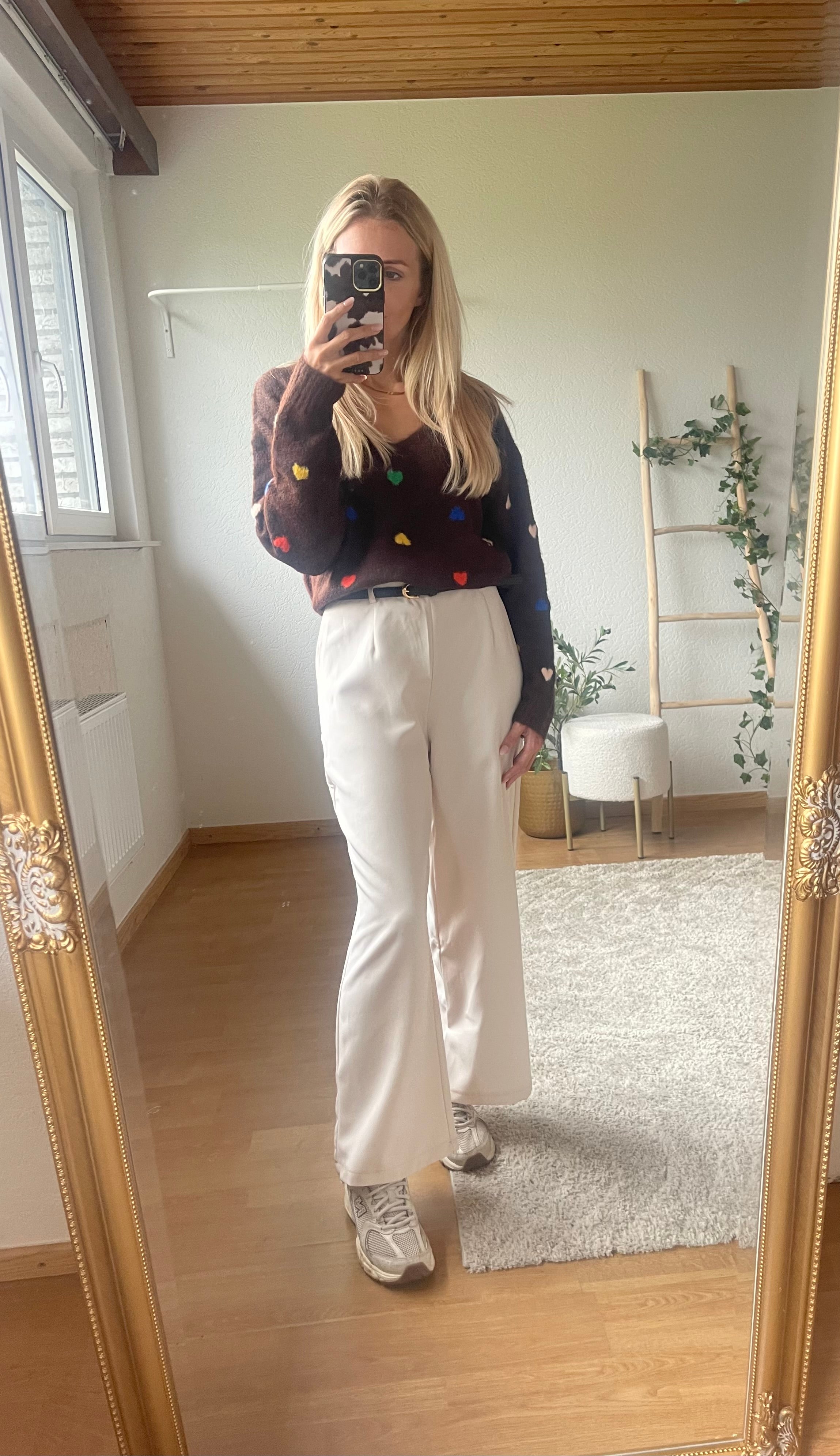 outfit bruine sweater en pantalon