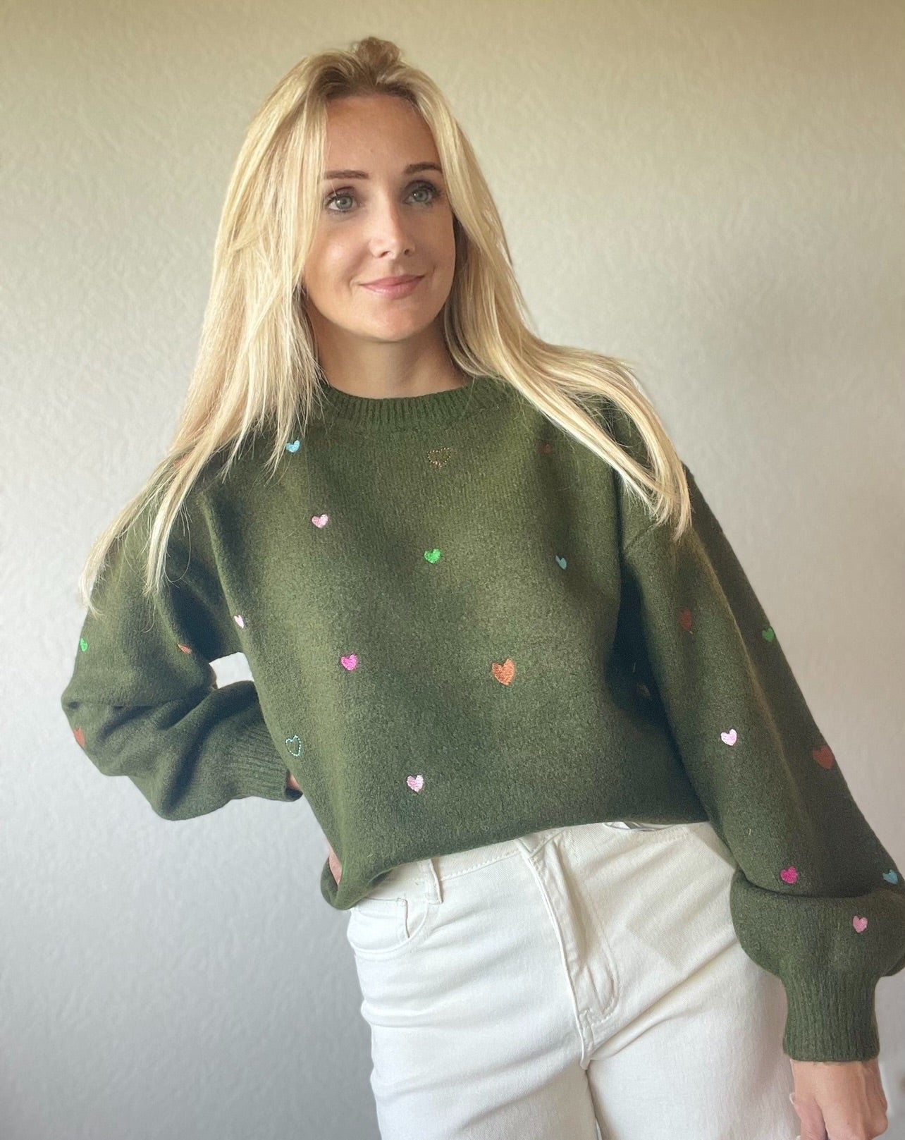 Warme sweater kaki met hartjes